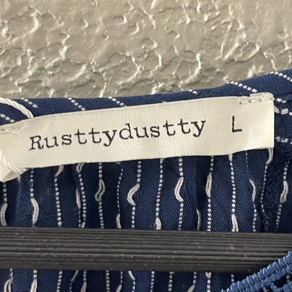 NWT Rusttydustty Elegant Navy Blouse with Crochet Detail Size Large - Picture 8 of 8